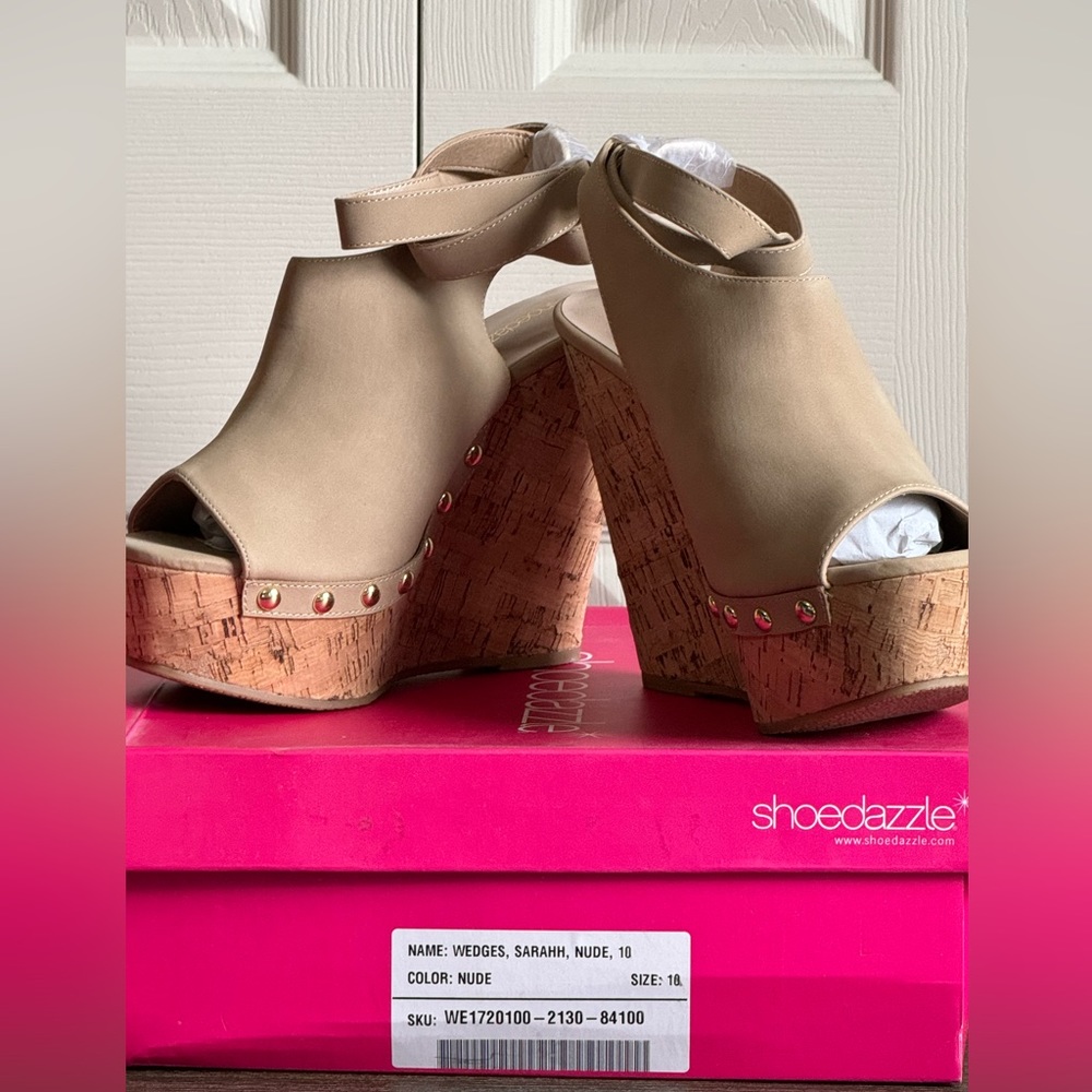 NEW …. ShoeDazzle Sarahh, Wedge Nude, Size 10